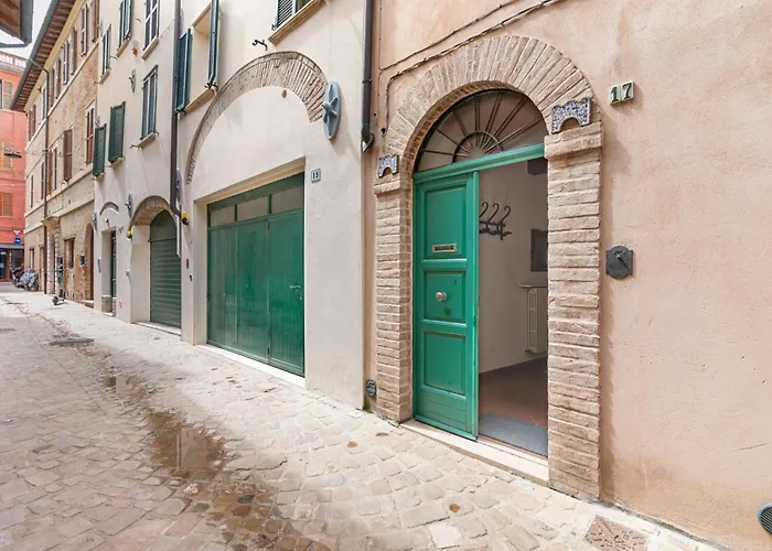 Guesthost - A Casa Di Mimma! * Πέζαρο